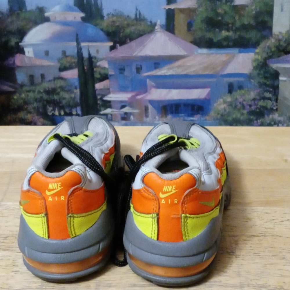 Nike Air Max 95 Kids Size 11C Dark Grey, Light Grey,Neon Green&Orange.Like🆕🚴 - Picture 2 of 15